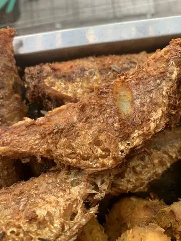 Hình ảnh Cơm cá hường chiên sả 