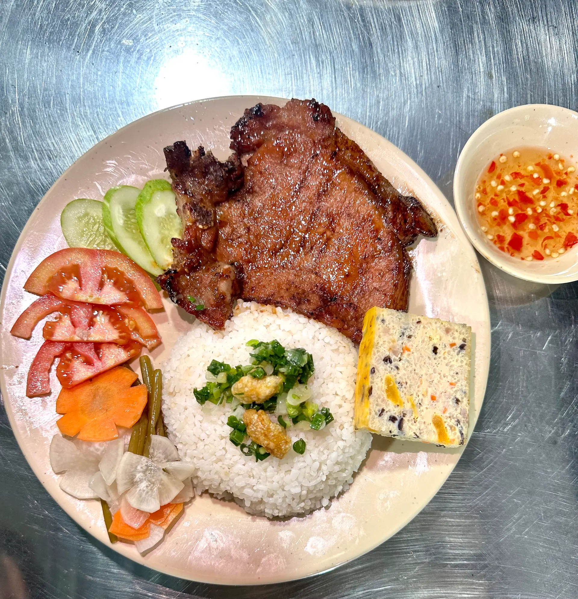 Hình ảnh Cơm tấm sườn - chả