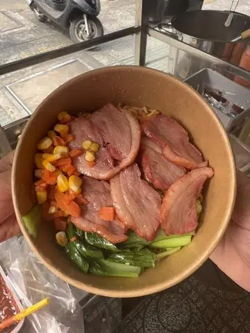 Hình ảnh mì trộn lườn ngỗng xông khói