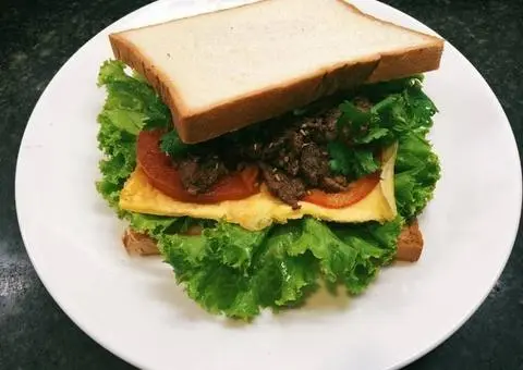 Hình ảnh Sandwich Bò Trứng Phô Mai