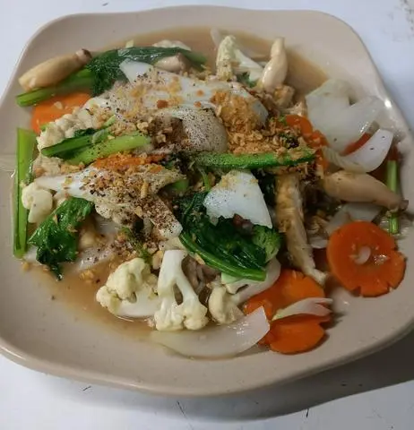 Hình ảnh Gà chay xào hạt điều
