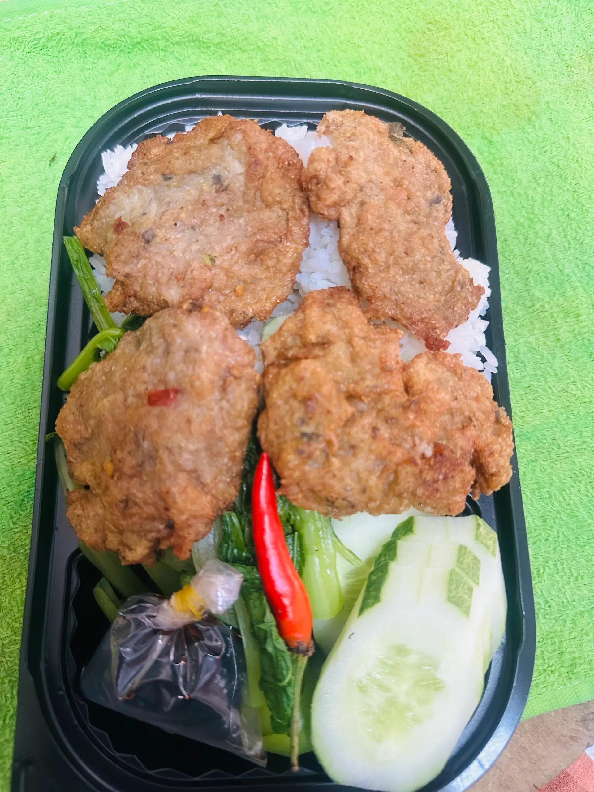 Hình ảnh Cơm Chả  cá xay chiên sả 
