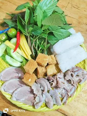 Hình ảnh Bún, Đậu, Thịt bắp, cuốn họng,lòng non 