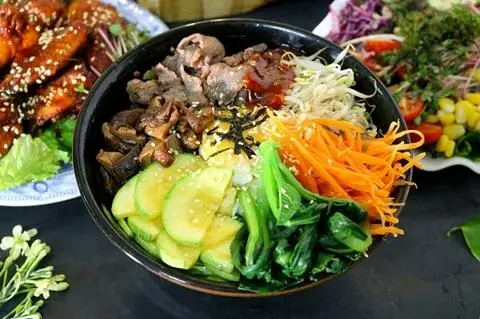 Hình ảnh Cơm trộn thịt bằm
