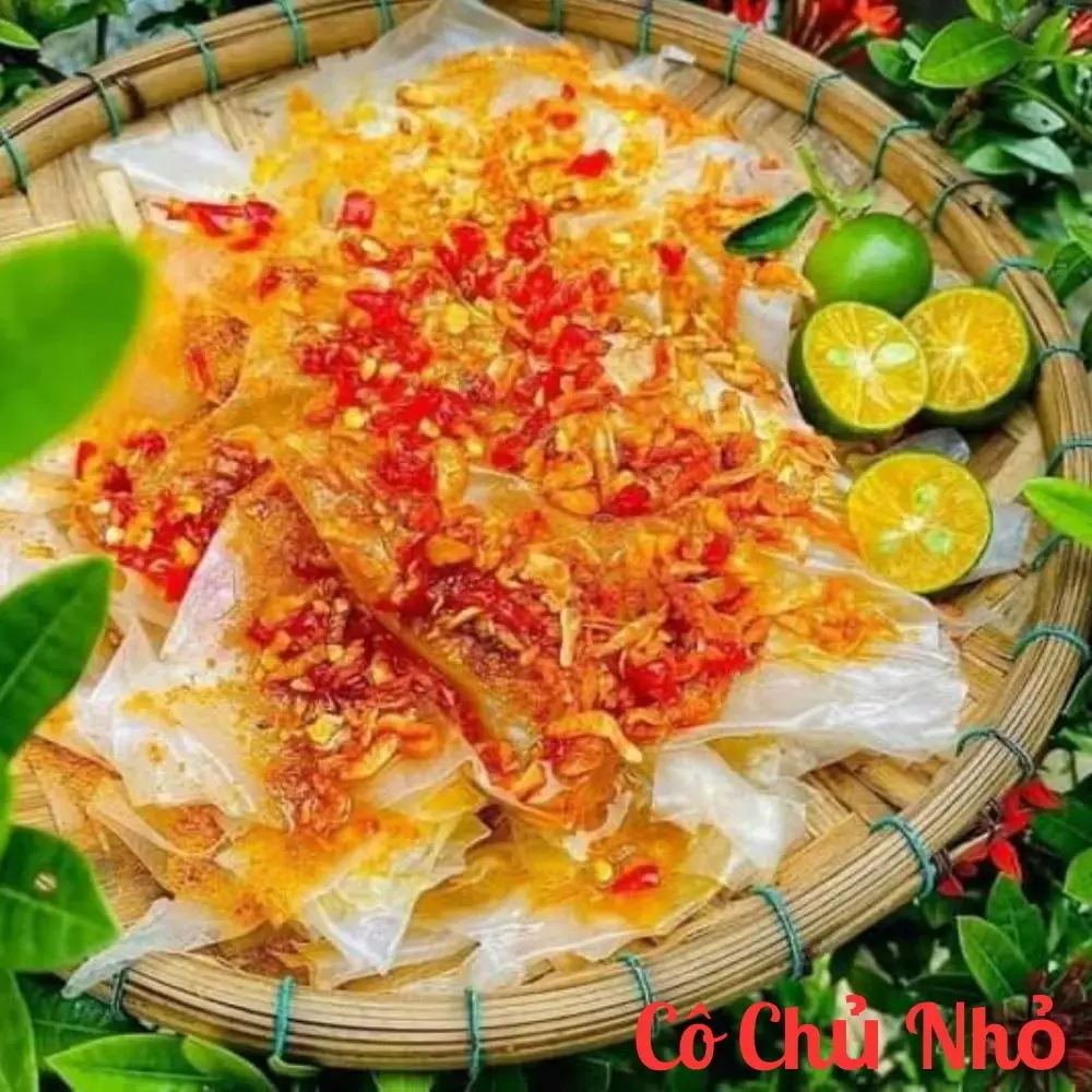 Hình ảnh Bánh tráng trộn tỏi, sate, muối tắc