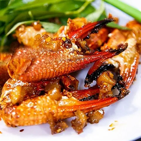 Hình ảnh Càng ghẹ cháy tỏi