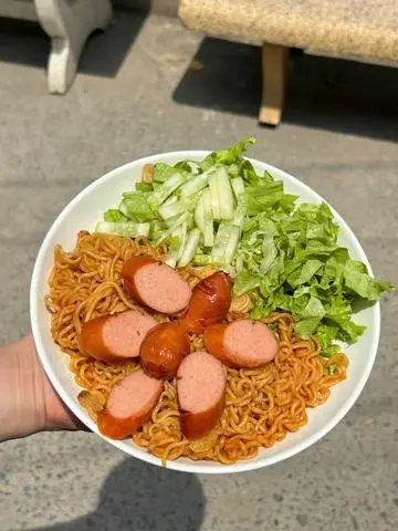 Hình ảnh Mì Indomie Gà Viên Chiên Giòn
