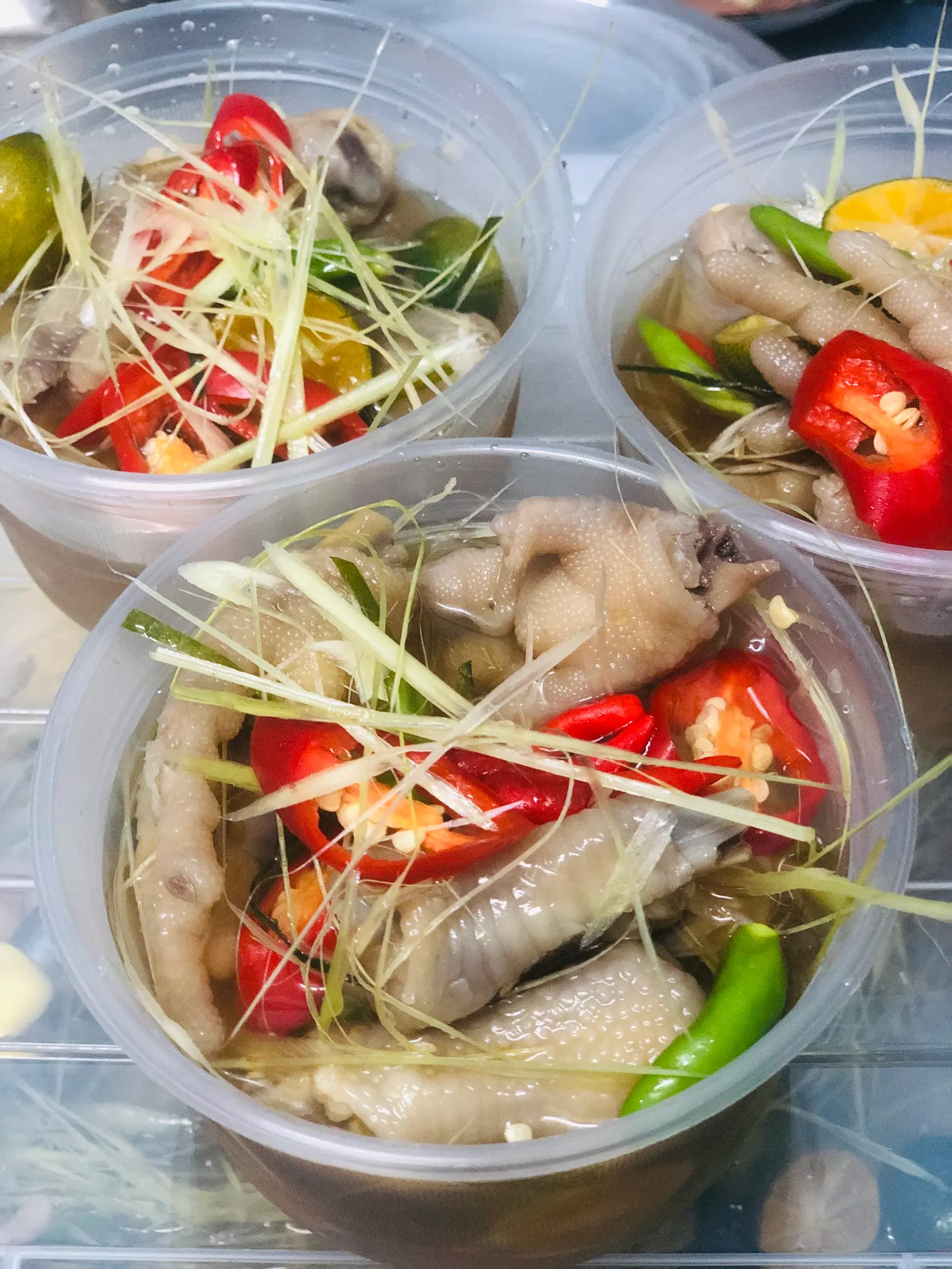 Hình ảnh Chân gà sả tắc size "đã thèm"