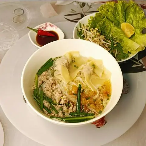 Hình ảnh Hủ Tiếu Hoành Thánh Thịt Bằm