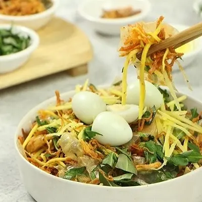Hình ảnh Bánh tráng dẻo trộn tóp mỡ + da heo + da gà 