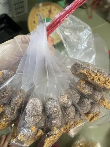 Hình ảnh Mứt me mặn cay cay