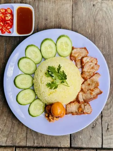 Hình ảnh Cơm xá xíu + trứng non