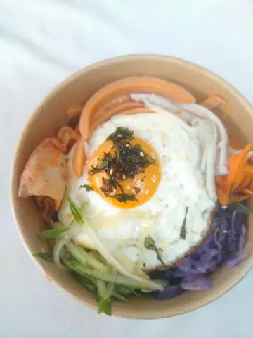 Hình ảnh Mì trộn bò trứng 