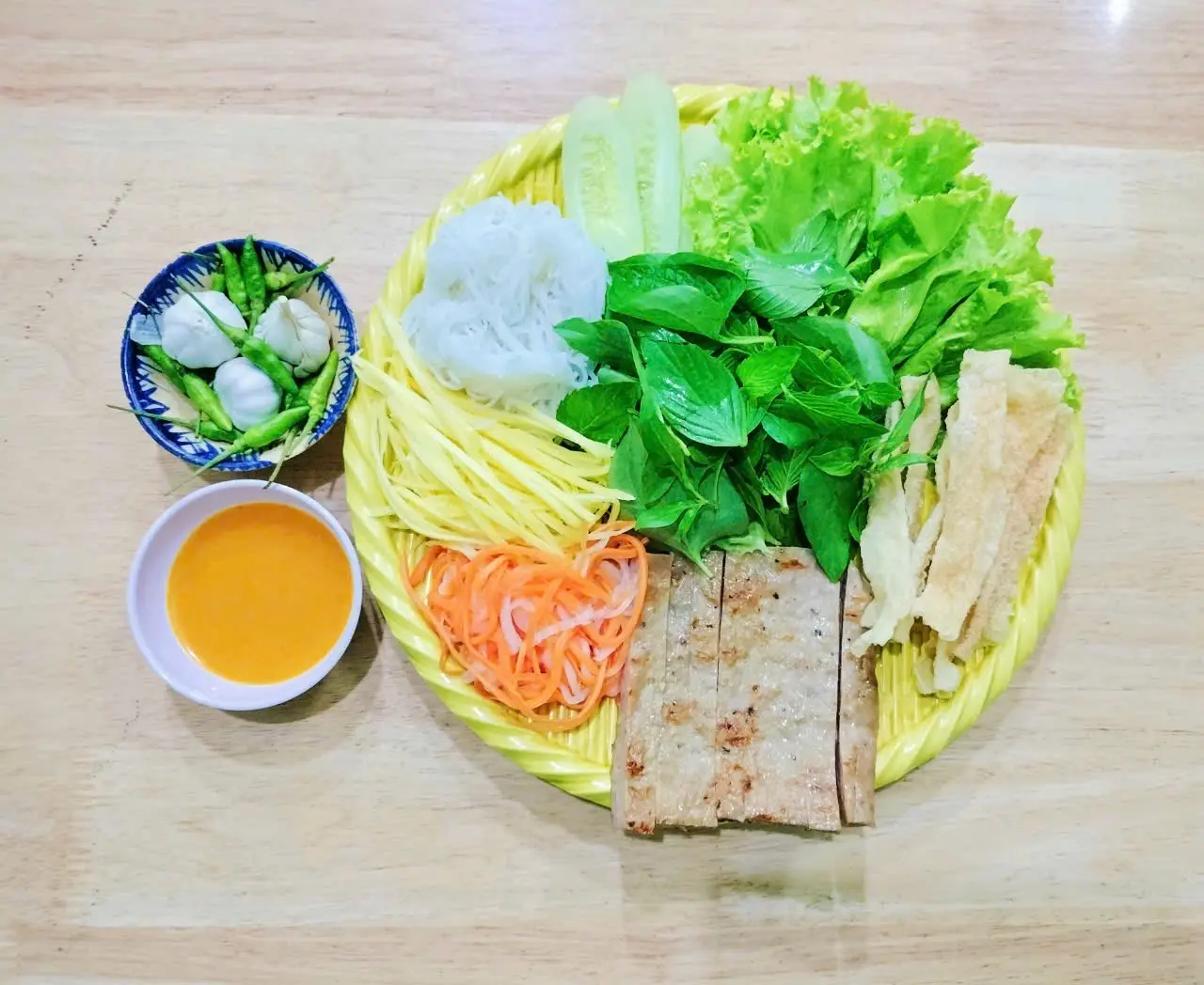Hình ảnh Mẹt nem nướng