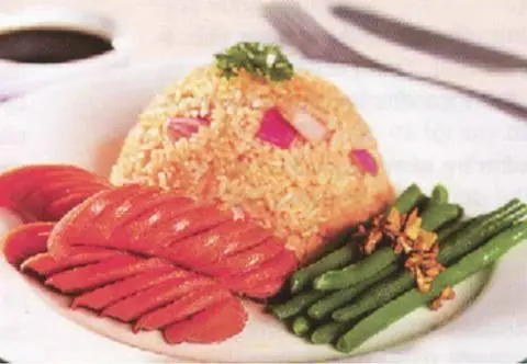 Hình ảnh CƠM CHIÊN XÚC XÍCH NGUYÊN CÂY (SAUSAGE FRIED RICE)