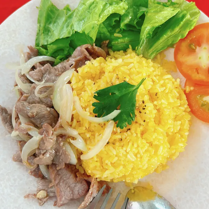 Hình ảnh Cơm Bò Xào Củ Hành