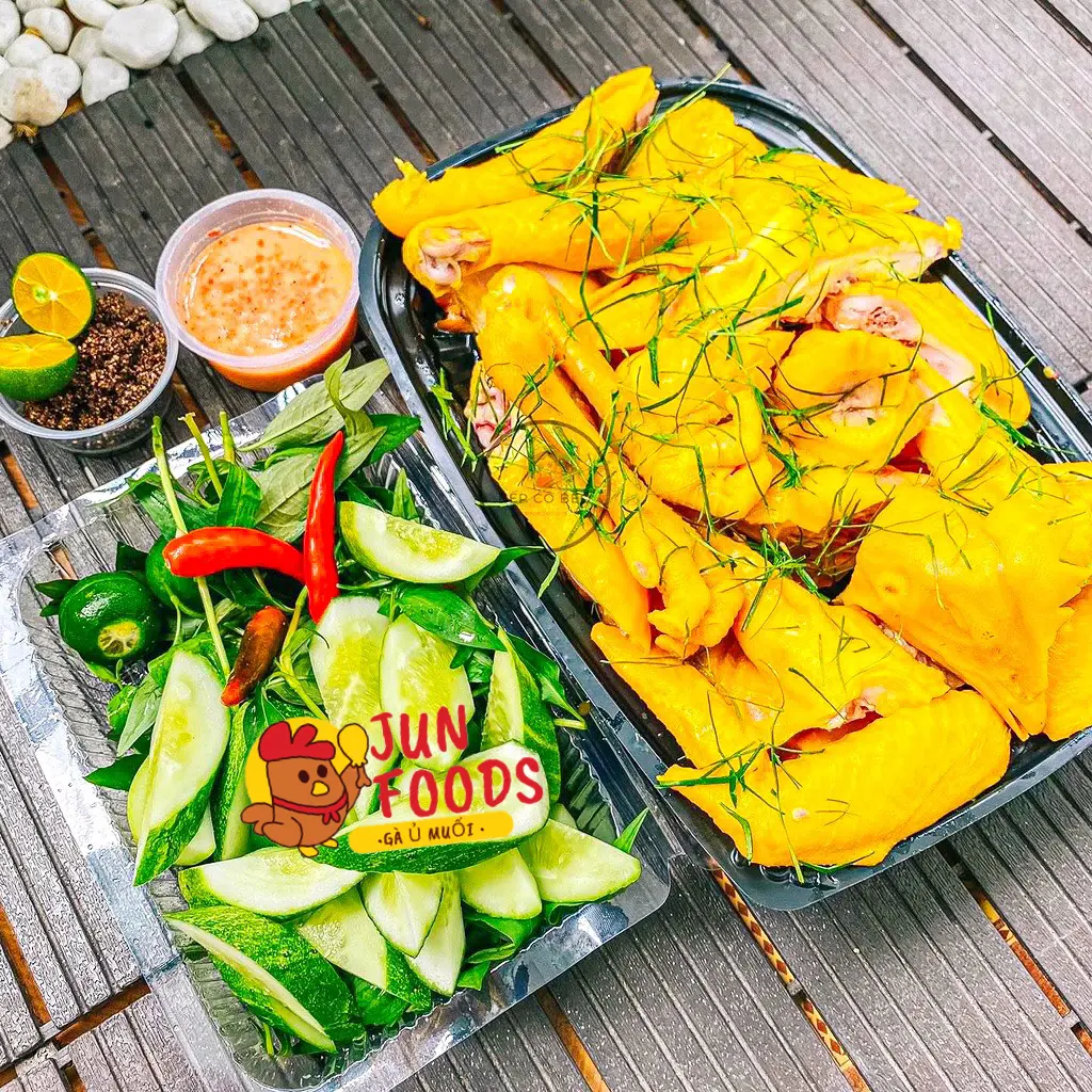 Hình ảnh Combo 1 Con Gà Ủ Muối (đầy đủ đầu cổ chân) + 500g Chân Gà Ủ Muối - Tặng 1 Pepsi