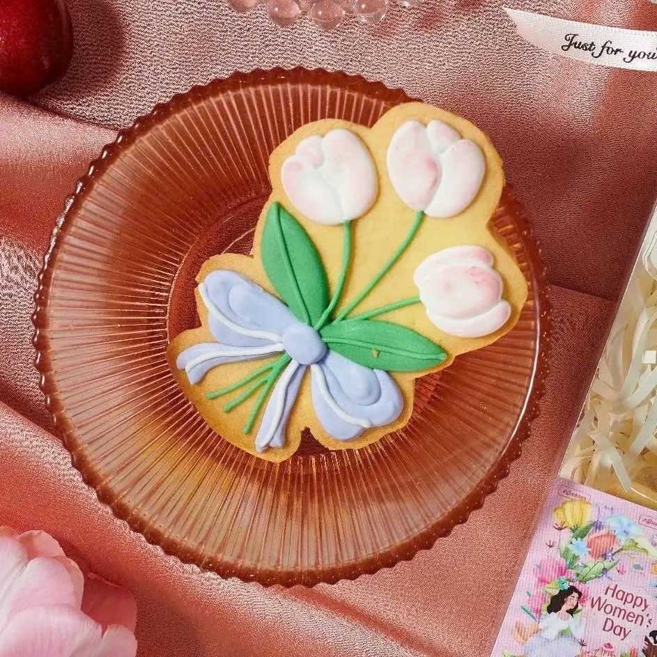 Hình ảnh Cookie Icing Mẫu Chùm Hoa Tulip (1cái)