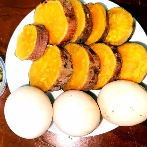 Hình ảnh Khoai lang và trứng gà ta hấp cách thuỷ