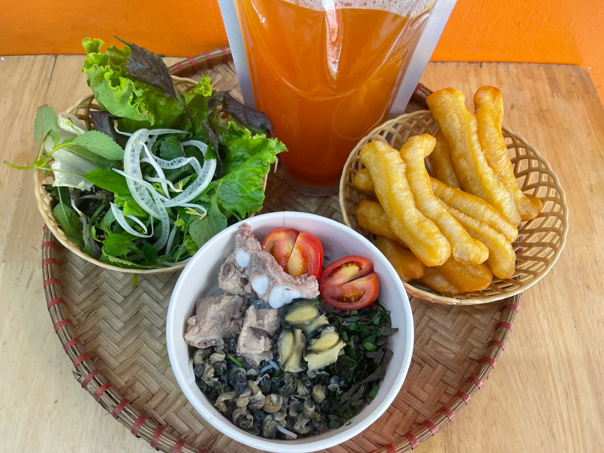 Hình ảnh Bún Ốc Lẫn Sườn