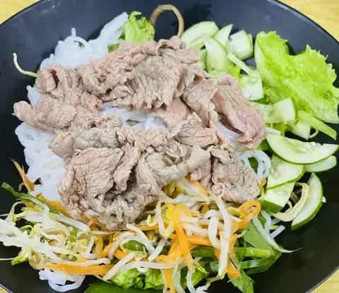 Hình ảnh Bún Mắm Nêm Bò Tái