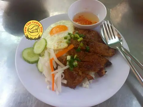 Hình ảnh Cơm tấm sườn ốp la