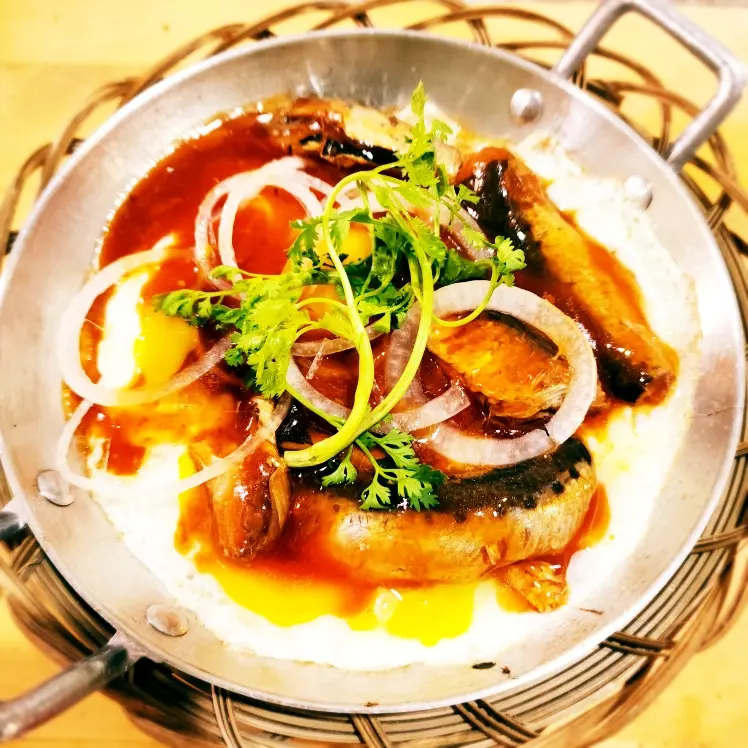 Hình ảnh Bánh mì cá - ốp la
