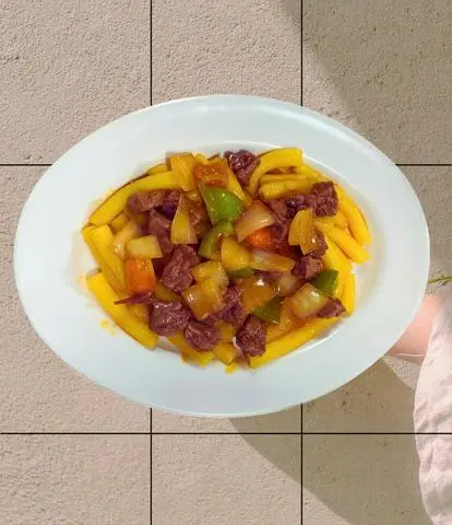 Hình ảnh Nui xào bò lúc lắc