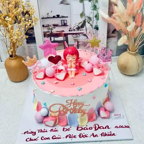 Hình ảnh Bánh kem sz20cm bé gái( mẫu ngẫu nhiên)