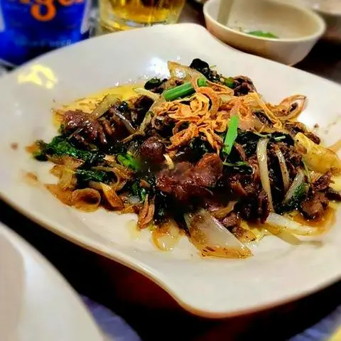 Hình ảnh Lòng Gà Xào Lá É