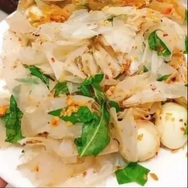 Hình ảnh bánh tráng trộn bơ, tỏi