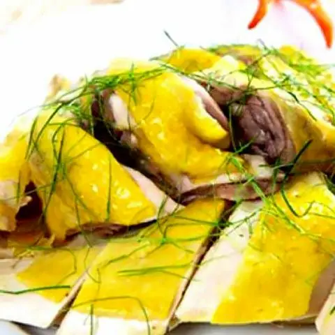 Hình ảnh Gà luộc chặt một phần tư con