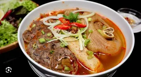 Hình ảnh Bún bò giò heo