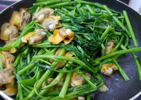 Hình ảnh sò sữa xào rau muống 