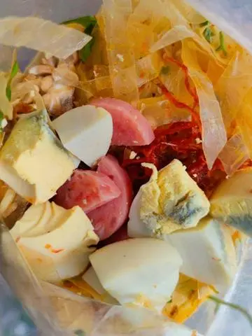 Hình ảnh Bánh tráng trộn đặc biệt cô Bông