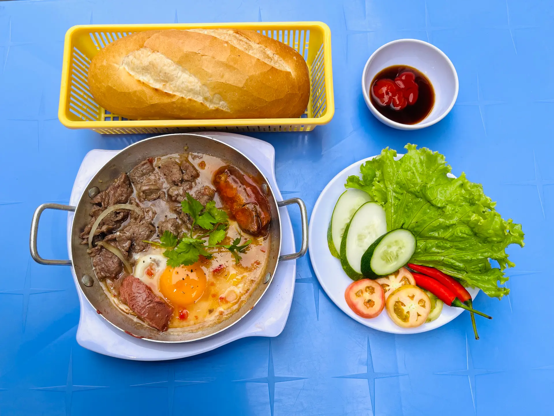 Hình ảnh Số 14 : Bò - Trứng - Pate - Cá Hộp