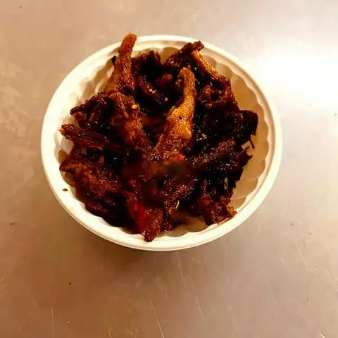 Hình ảnh Cá cơm kho tộ chay