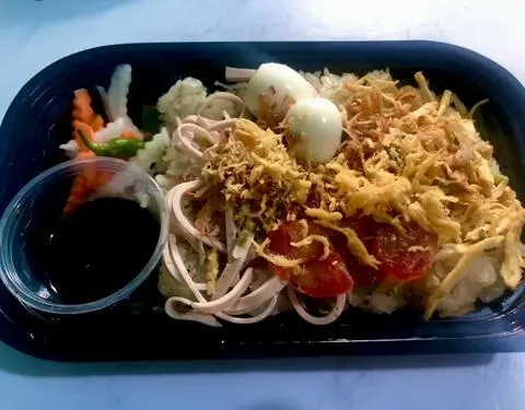 Hình ảnh Xôi truyền thống - gà xé