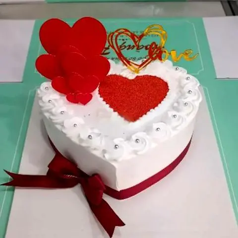 Hình ảnh Bánh kem tim 2