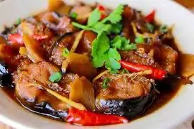 Hình ảnh Cơm cá trê kho tiêu