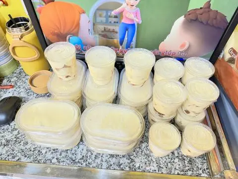 Hình ảnh Tiramisu vị Kiwi hộp bầu