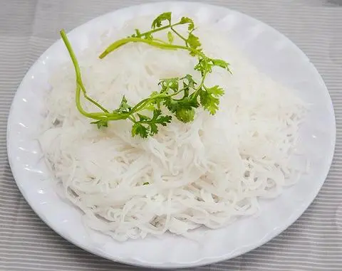 Hình ảnh bún + mì thêm cho các món lẩu 