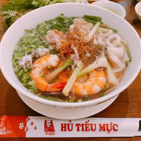 Hình ảnh hủ tiếu mực thịt bầm tôm 