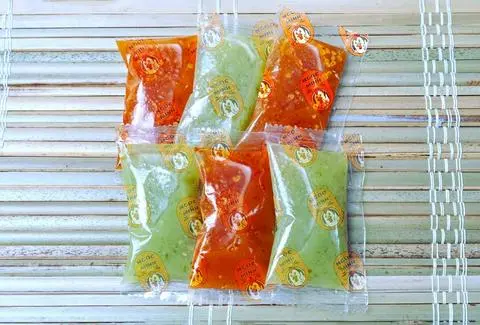 Hình ảnh 2 Gói nước chấm cay & Không cay