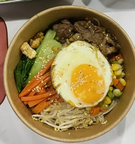 Hình ảnh Cơm trộn bò trứng 