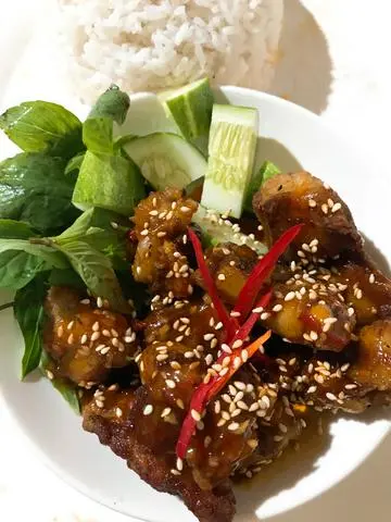 Hình ảnh Cơm sườn heo 3 vị