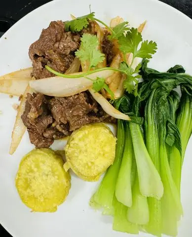 Hình ảnh Bò xào - cải thìa - khoai