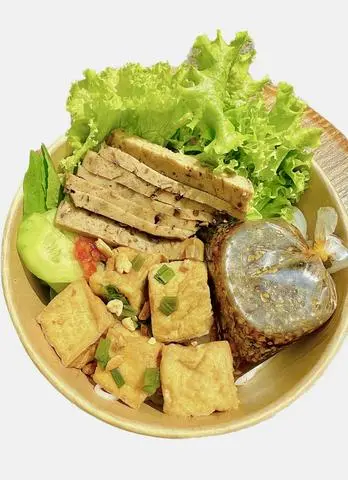 Hình ảnh Bún Xì Dầu Đậu Hũ Chả Nấm Hương - Chay