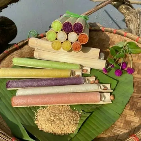 Hình ảnh 1 ống cơm lam