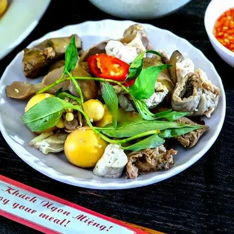 Hình ảnh Bộ lòng - trứng non luộc